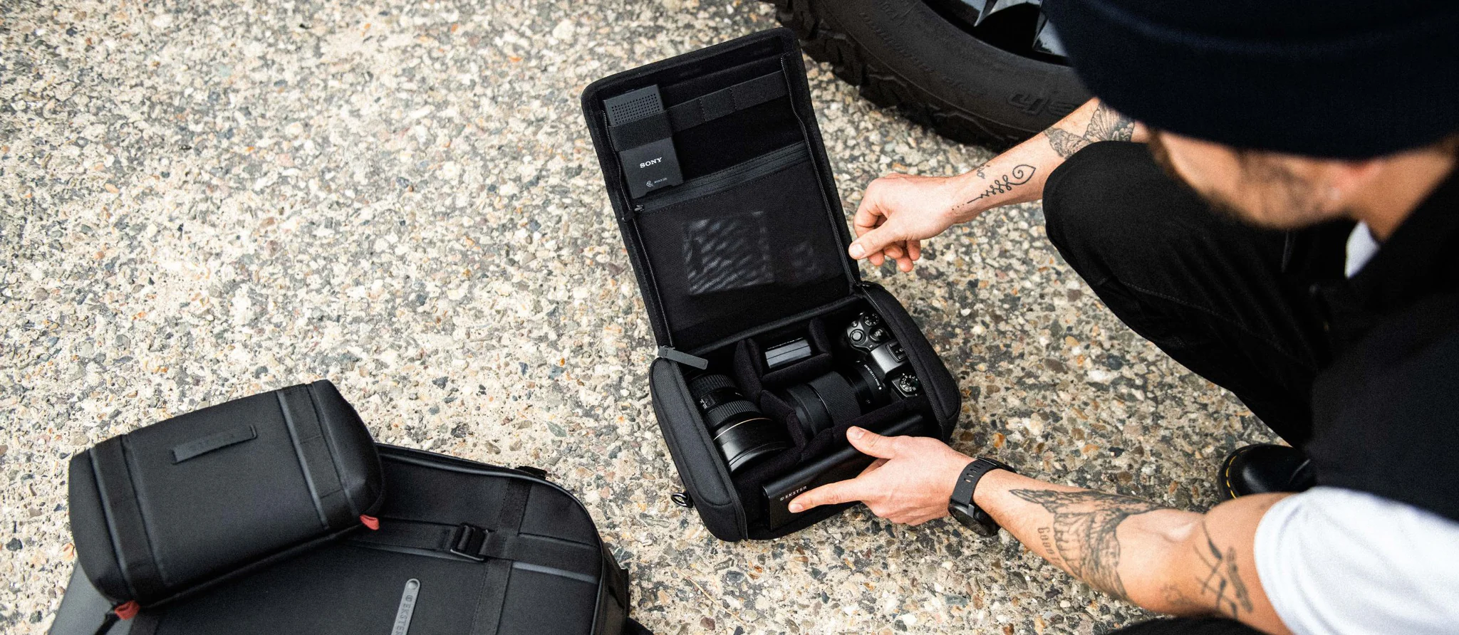 Ekster_GRID_camera_cube_for_travel_2048x2048